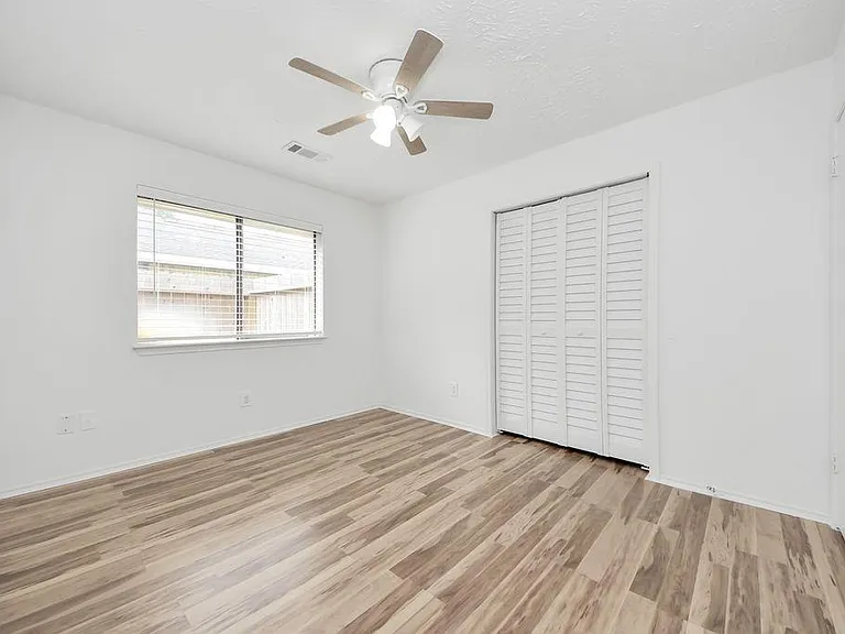 4922 E Laureldale Dr — Photo 27