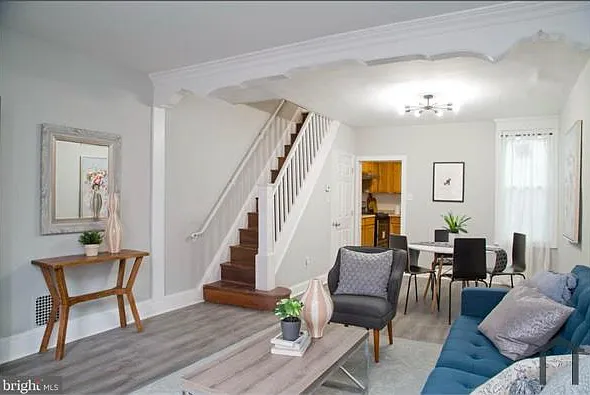 3 bed, 1200 sqft, $2,000 — Photo 2