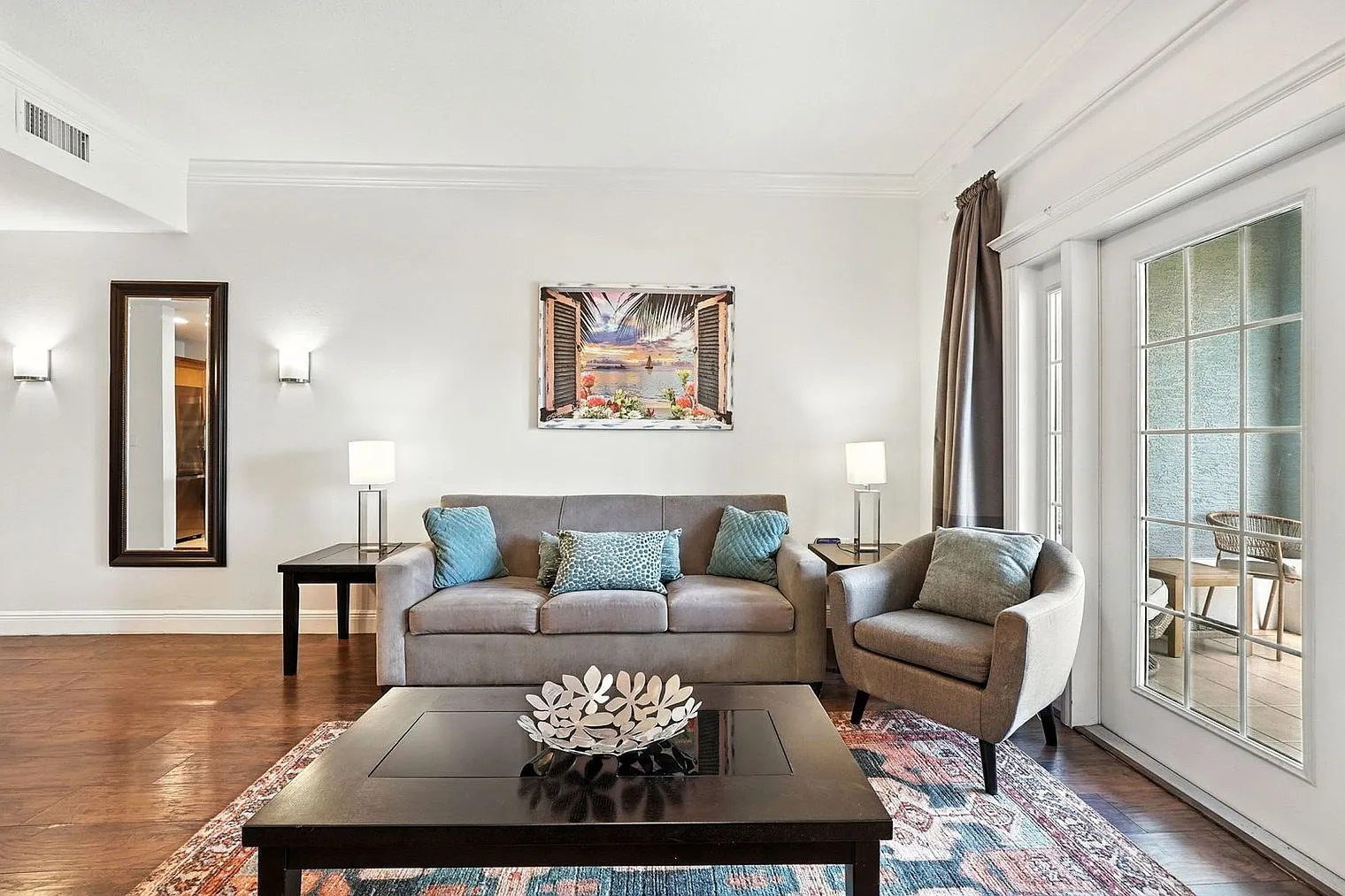 3 bed, 2.0 bath, 1345 sqft, $3,105 — Photo 3