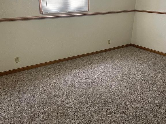 5th image of 314 W 5th St #2B