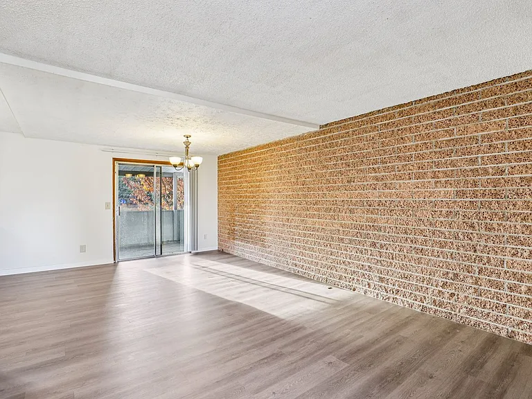 Cypress Crest Apartments — Photo 83
