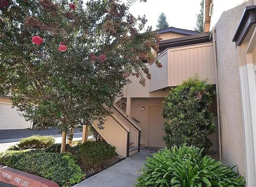 1 bed, 712 sqft, $2,400 — Photo 3