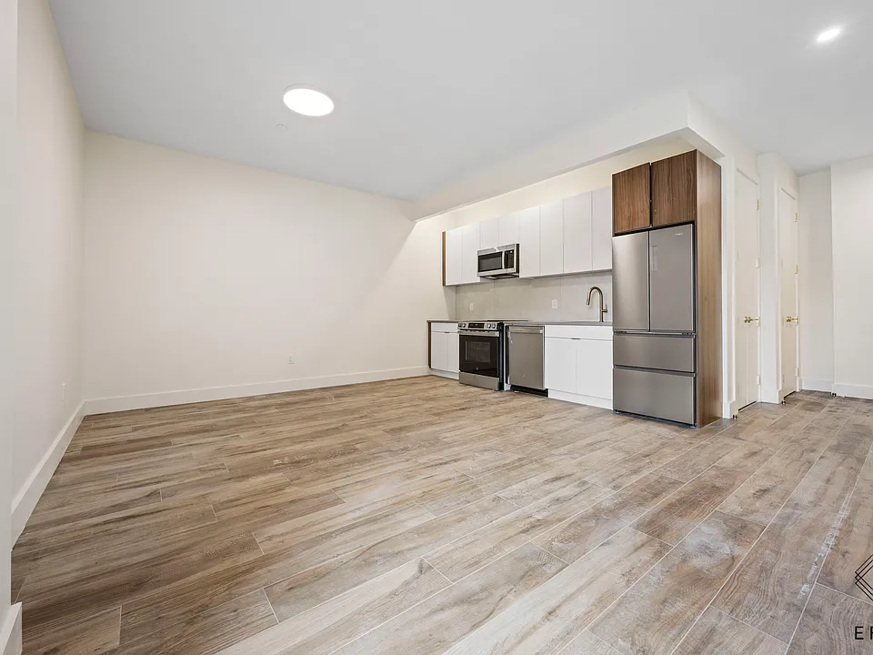 151 Hawthorne St #4C