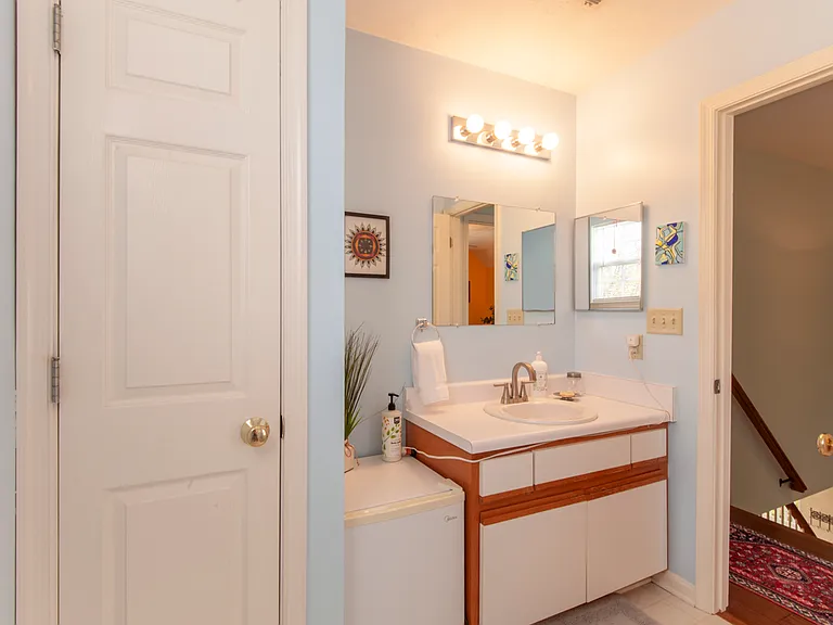110 Chisholm Pl — Photo 23
