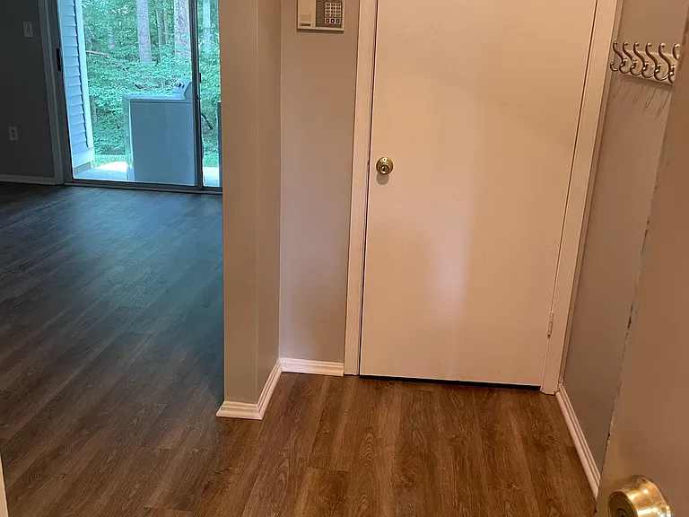 12211 Stevenson Ct — Photo 6