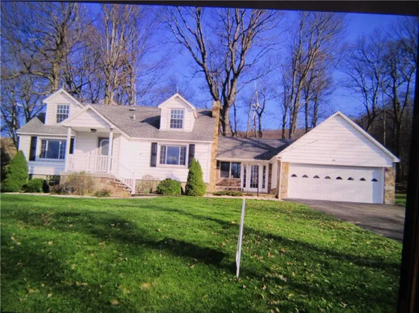 310 Steyer Rd, Mill Run, PA 15464