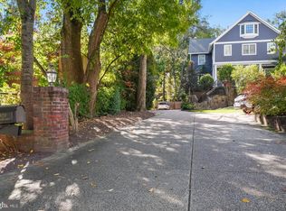 5920 Walhonding Rd, Bethesda, MD 20816