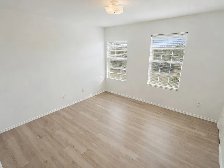 8440 Shallow Creek Dr — Photo 15