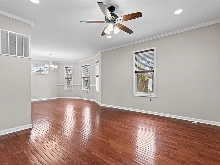 2510 Roslyn Ave — Photo 8