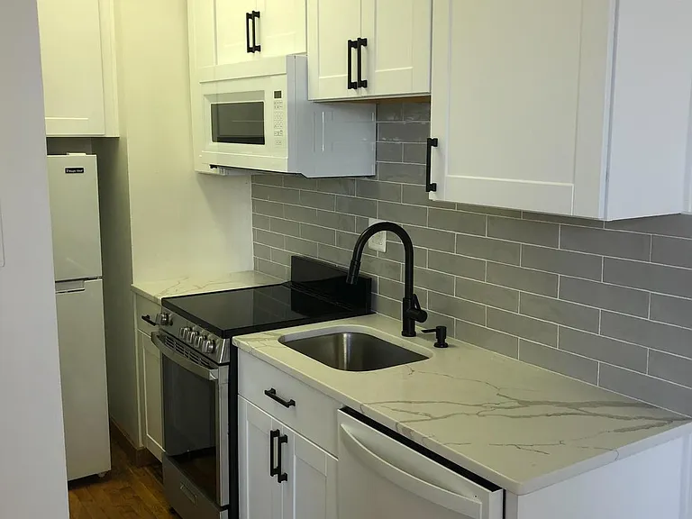 1615 Q St NW — Photo 3