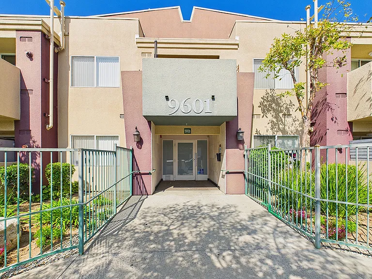 Sophia Ridge — Photo 24