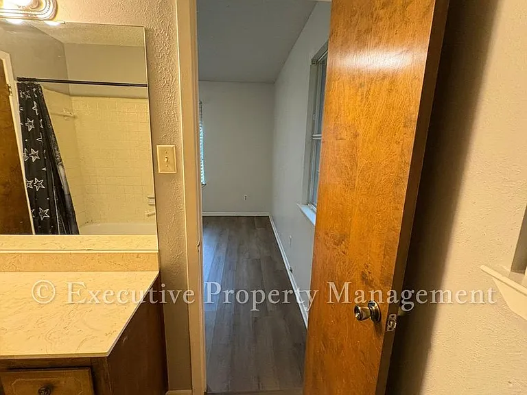 410 Jeffrey Ln — Photo 41