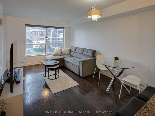 8 Trent Ave #503, Toronto, ON M4C 0A6