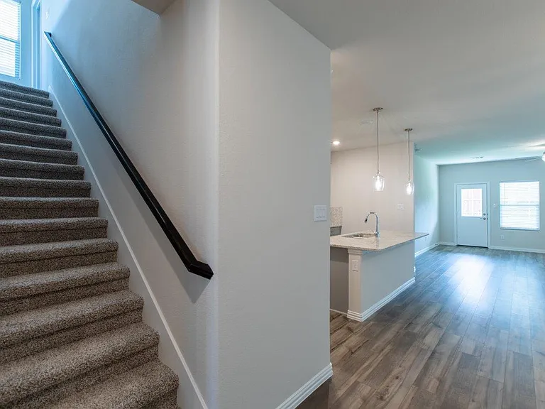 1604 Mineral Point Pl — Photo 7