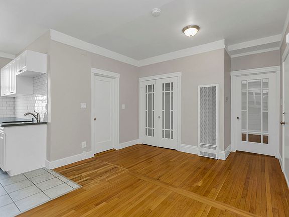 2nd image of 2363 Van Ness Ave APT 203