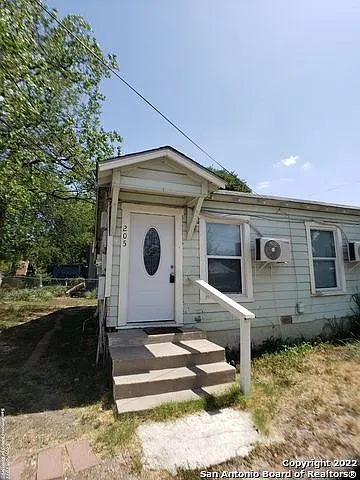 205 W Lambert St