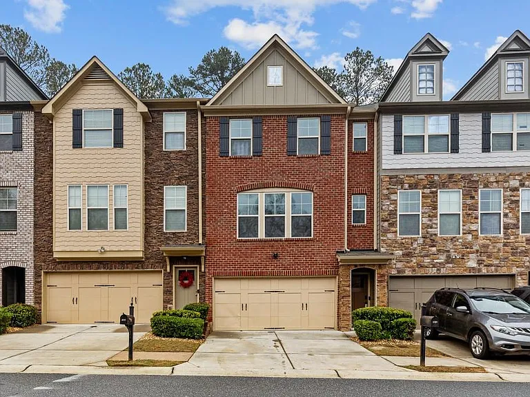 3209 Hallmark Ln — Photo 1