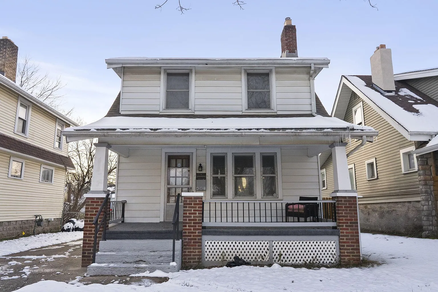 481 Wrexham Ave photo 1