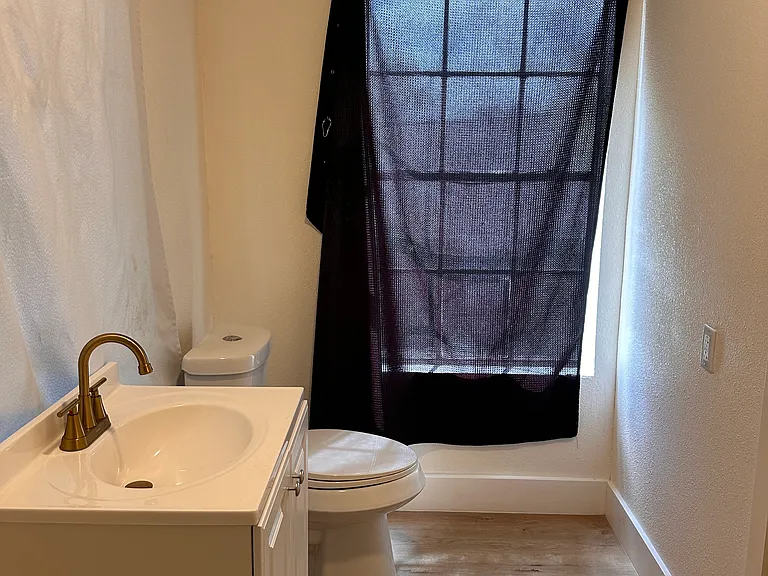 408 Randall St #7 — Photo 15