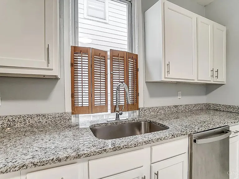 2312 Norwood Ave — Photo 14