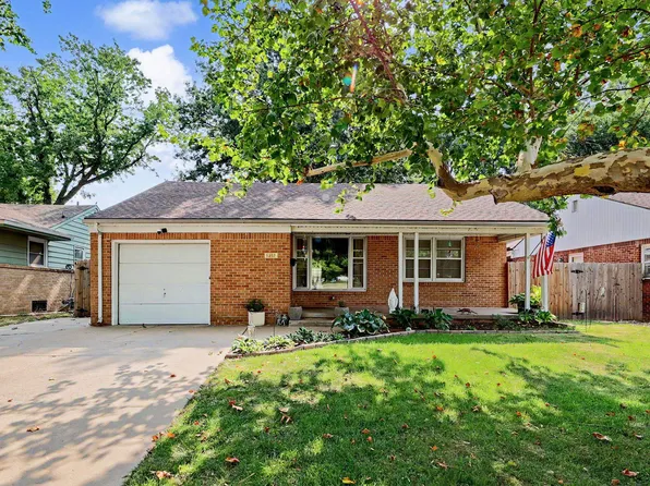 1032 S Fabrique Dr, Wichita, KS 67218