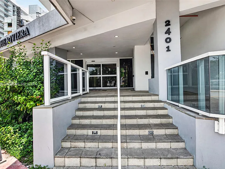 2401 Collins Ave #1107 — Photo 24