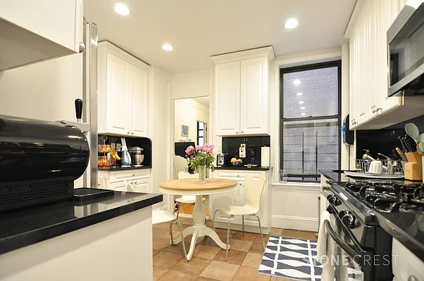 Rented by Stonecrest Realty | media 18