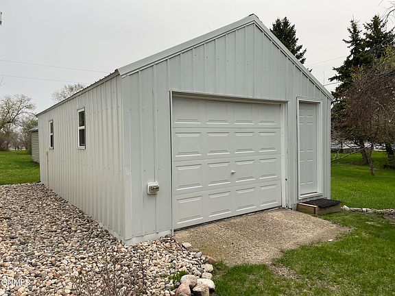 104 1st Ave NE, Pettibone, ND 58475 | MLS #4013254 | Zillow