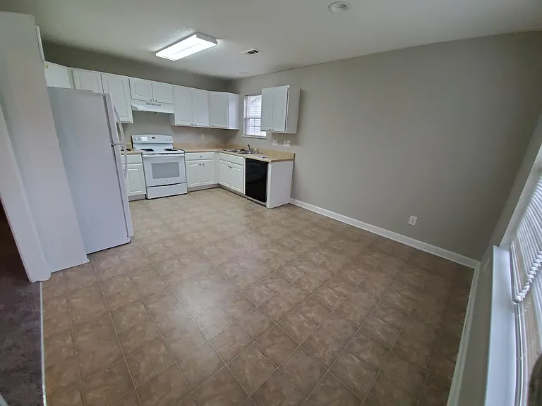 221 Cornerstone Ct — Photo 6