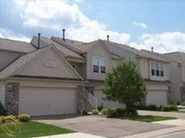 534 Dockside Cir #1, Holly, MI 48442