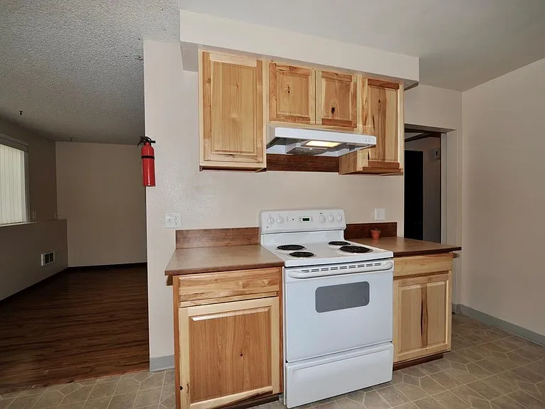 2201 N Spokane St #4 — Photo 8