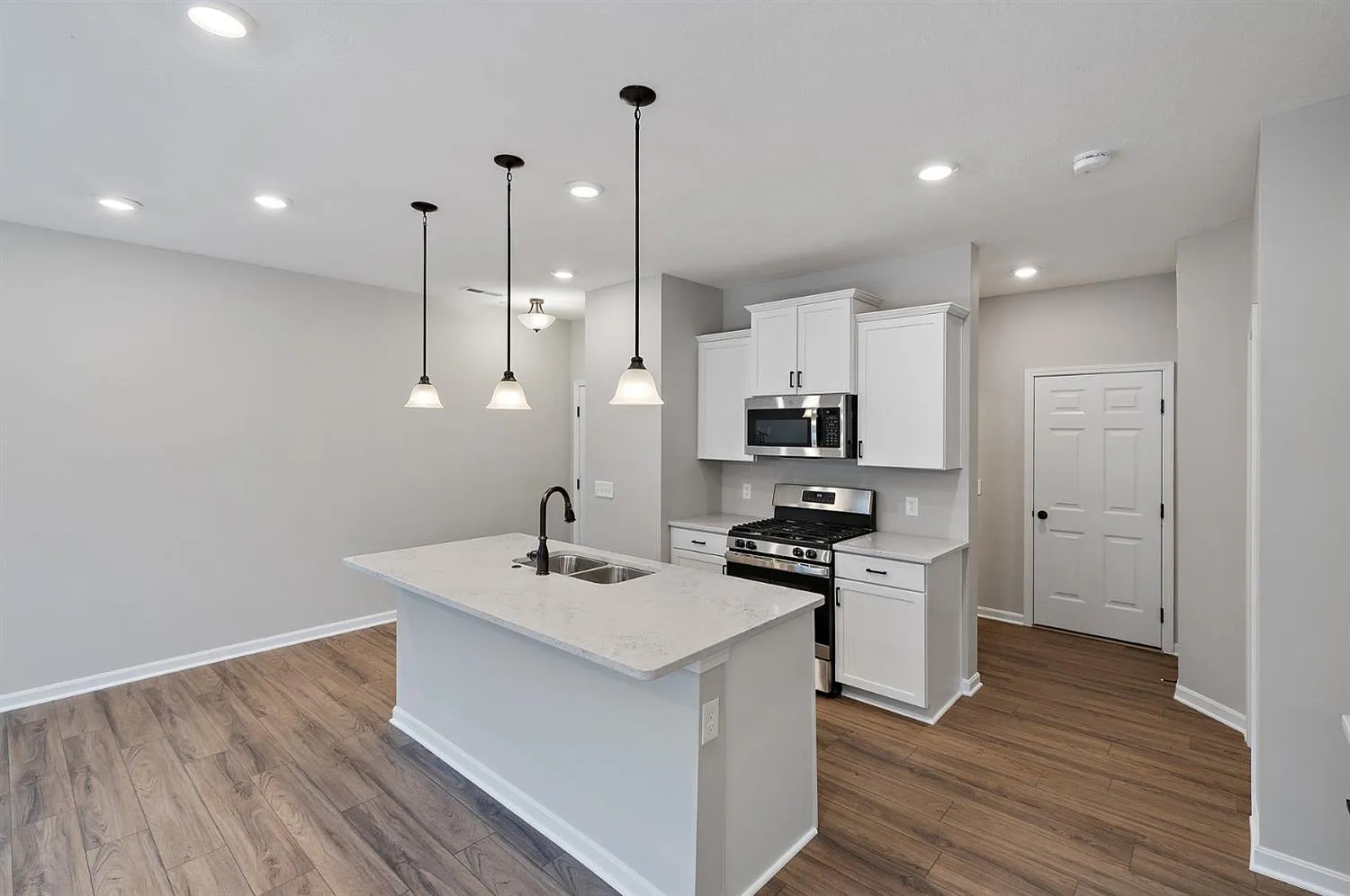 4894 Harrier Ln — Photo 4