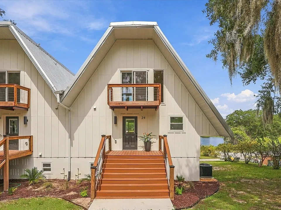 24 Sunnyside Dr