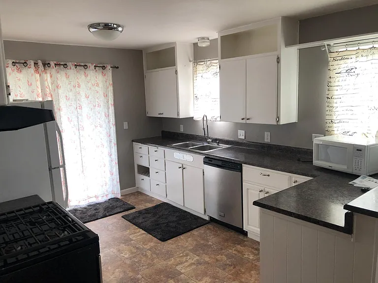 3922 N Elgin St — Photo 3