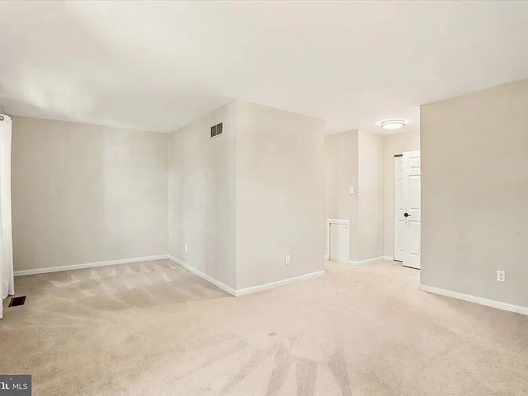 706 Andover Ct — Photo 14