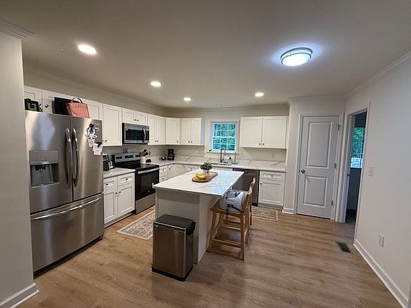 5th image of 38 Red Bud Ct