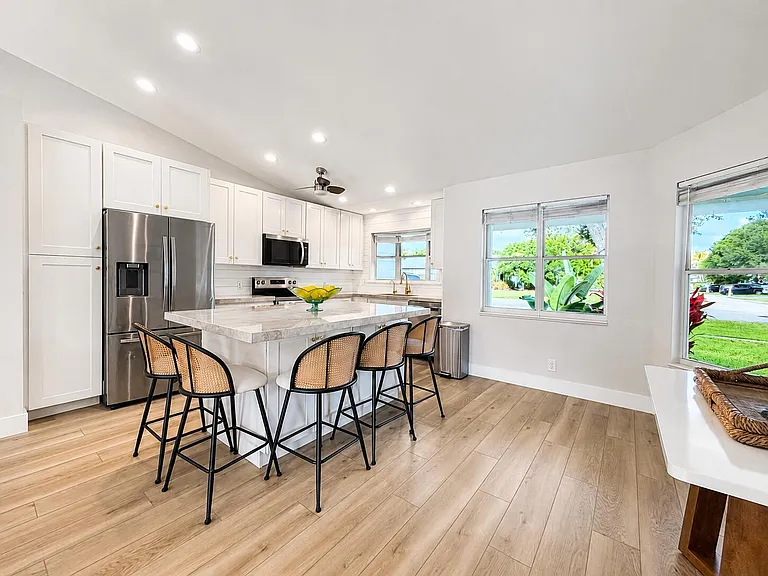 341 Suwanee Ave — Photo 23