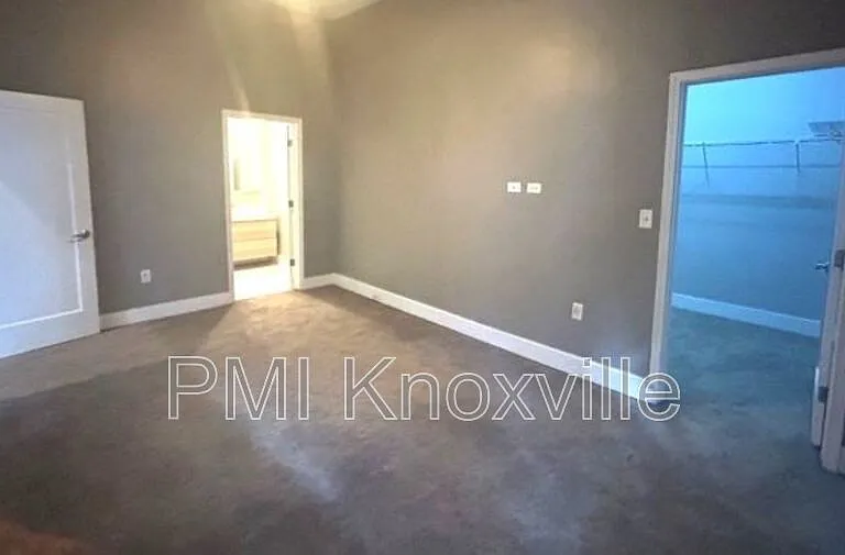 523 N Bertrand St #205 — Photo 13