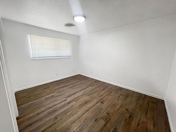 4th image of 1607-1609 S 10th St #1607-1/2