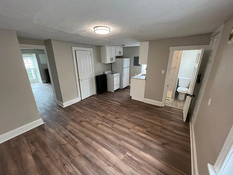 258 N Enola Dr #3 — Photo 8