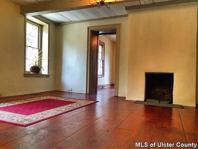 2nd image of 42 Crown St