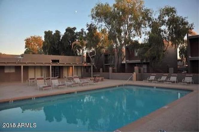 2nd image of 2808 E Marconi Ave