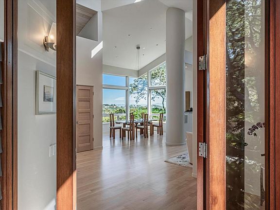 4th image of 19 Hampton Lane