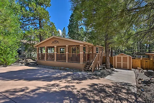 325 E Oak Dr Photo 1