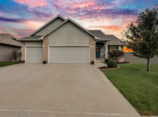 706 S Horseshoe Bnd, Maize, KS 67101