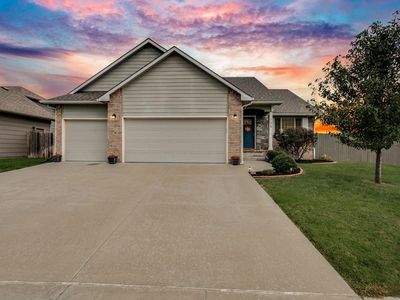 706 S Horseshoe Bnd, Maize, KS, 67101