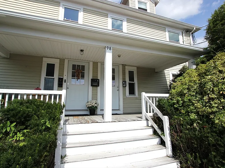 98 Plain St #C — Photo 19