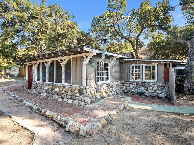 15353 Iron Canyon Rd — Photo 2