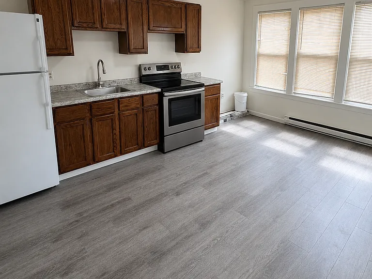 41 Rapallo Ave #2B — Photo 1