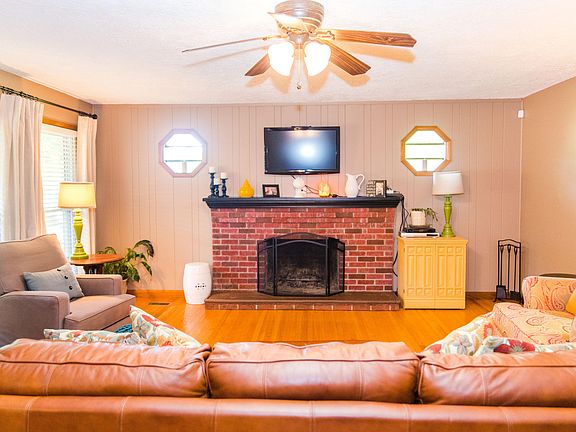 4th image of 502 Fairview Dr